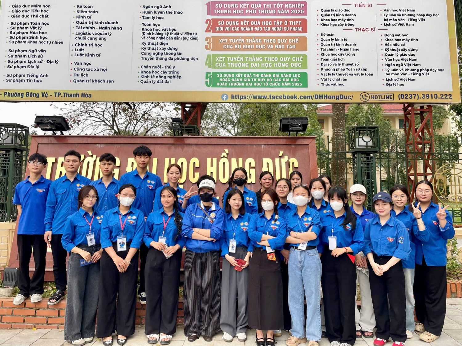 TUỔI TRẺ HDU RA QUÂN VỆ SINH MÔI TRƯỜNG CHÀO ĐÓN SINH VIÊN TRỞ LẠI HỌC TẬP SAU KỲ NGHỈ TẾT